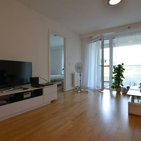 Apartment With Parking On Premise Wien Eksteriør bilde