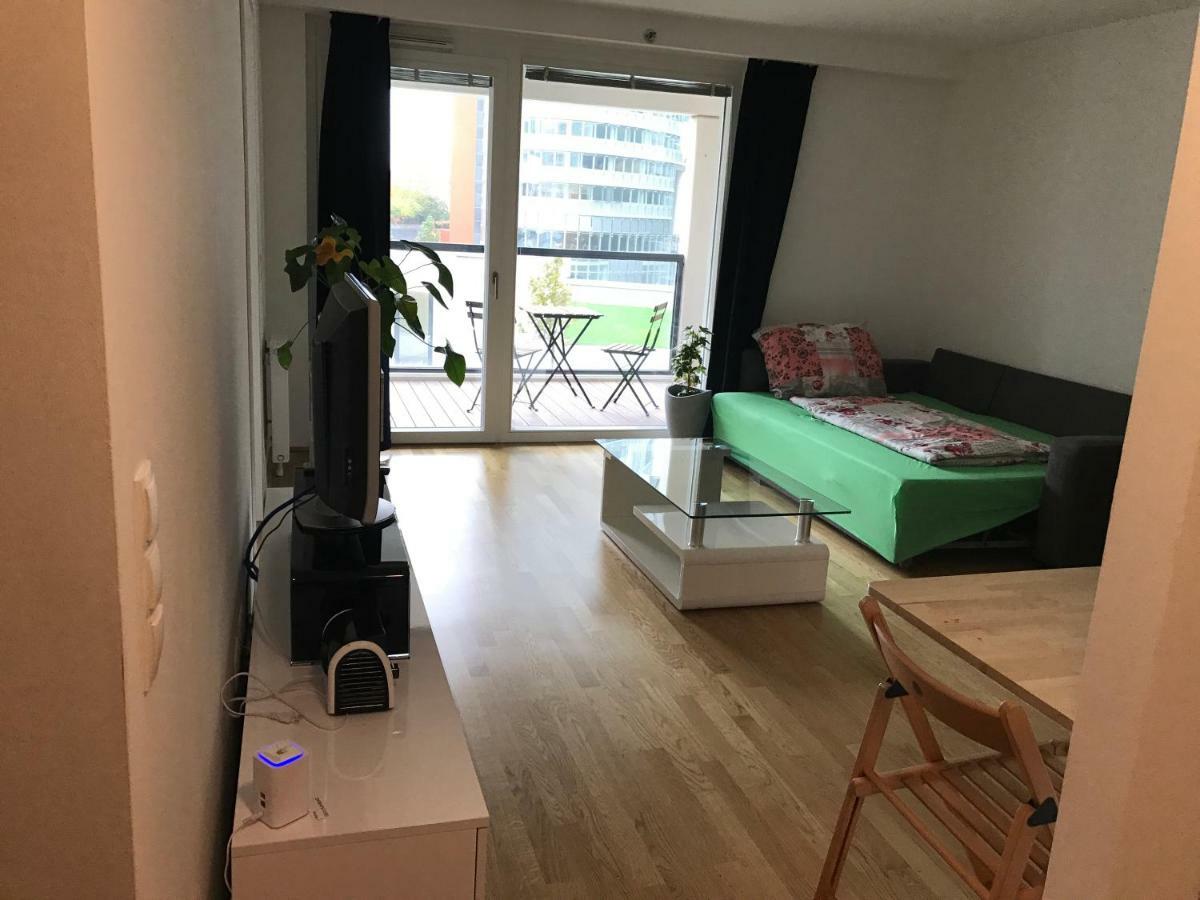Apartment With Parking On Premise Wien Eksteriør bilde