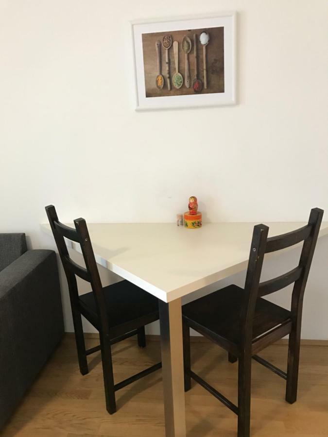 Apartment With Parking On Premise Wien Eksteriør bilde