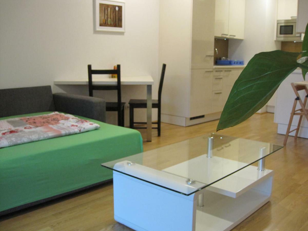 Apartment With Parking On Premise Wien Eksteriør bilde