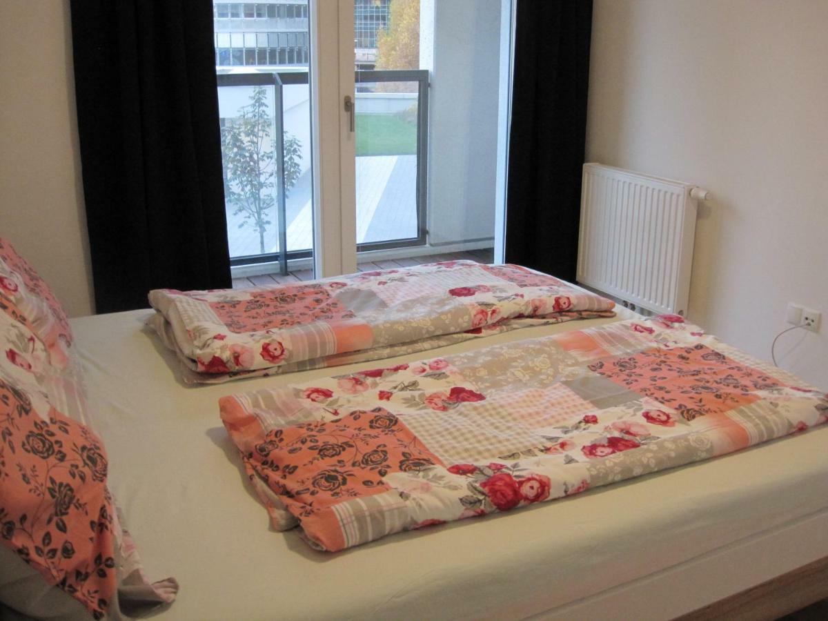 Apartment With Parking On Premise Wien Eksteriør bilde
