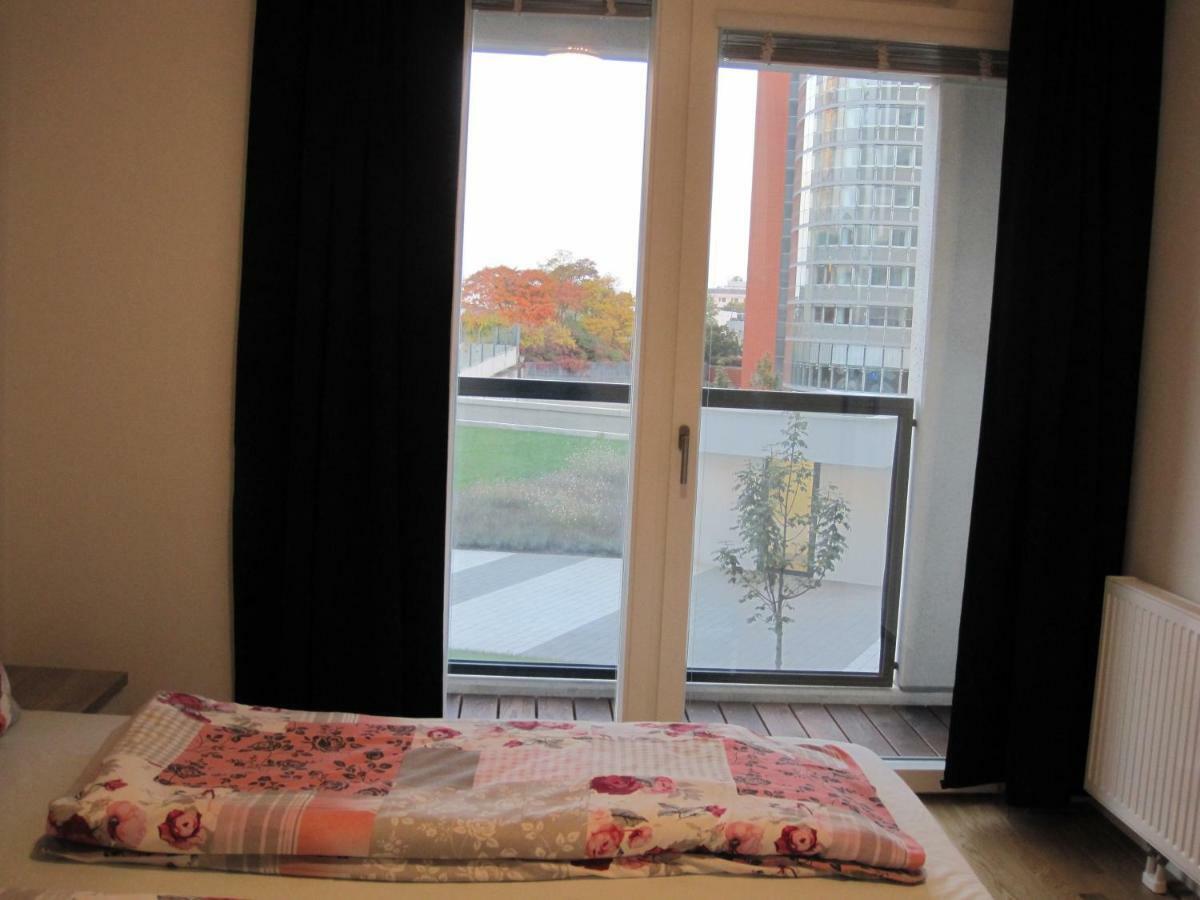 Apartment With Parking On Premise Wien Eksteriør bilde